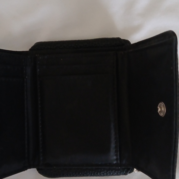 NEW,NO BOX. Black petite ladies wallet,by Tahari - Picture 5 of 8